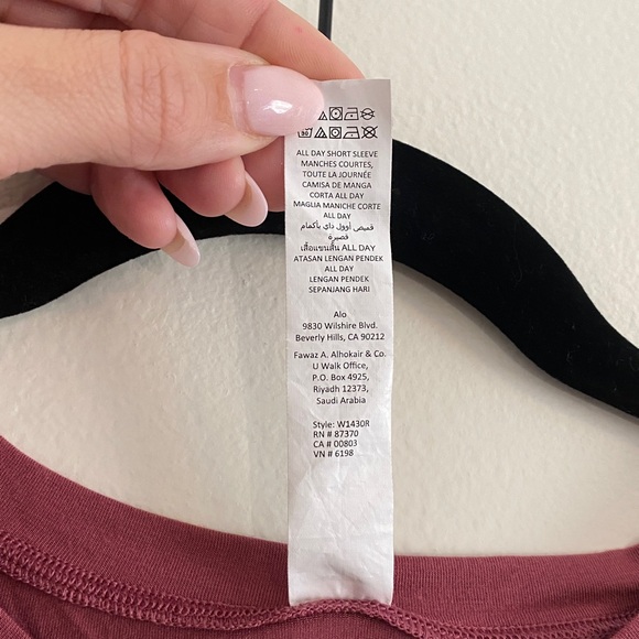 ALO Yoga Women's All Day Short Sleeve Tee Mauve Size Medium (8-10) - Picture 6 of 8